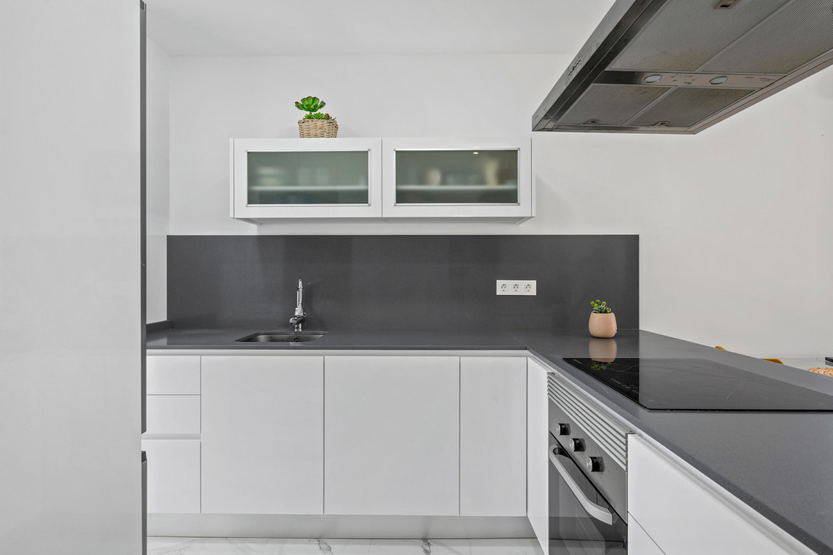 For sale - 3 Bedroom 3 Bathroom House - Detached Villa in Torrevieja - Torrevieja Centro  - Alicante