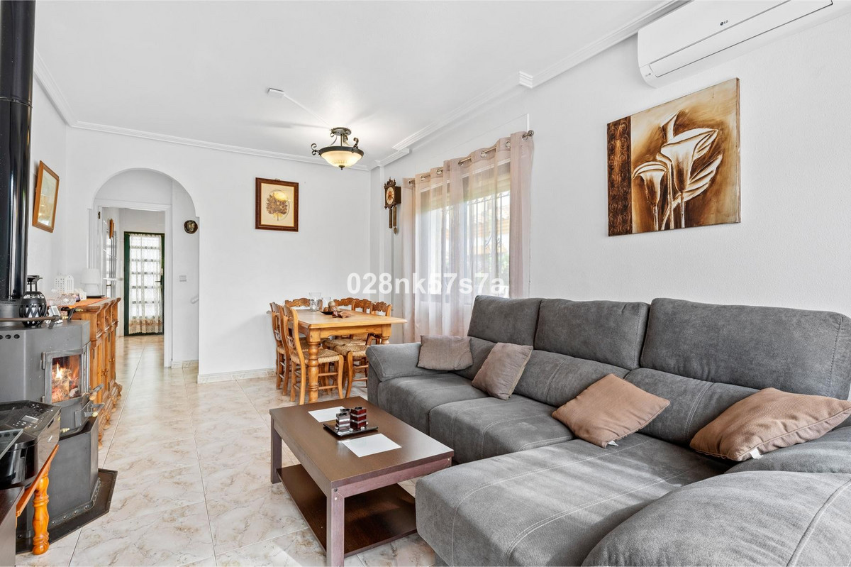 For sale - 3 Bedroom 2 Bathroom House - Townhouse in Orihuela - La Zenia  - Alicante