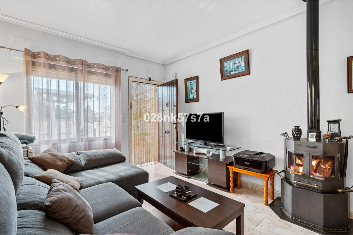 For sale - 3 Bedroom 2 Bathroom House - Townhouse in Orihuela - La Zenia  - Alicante