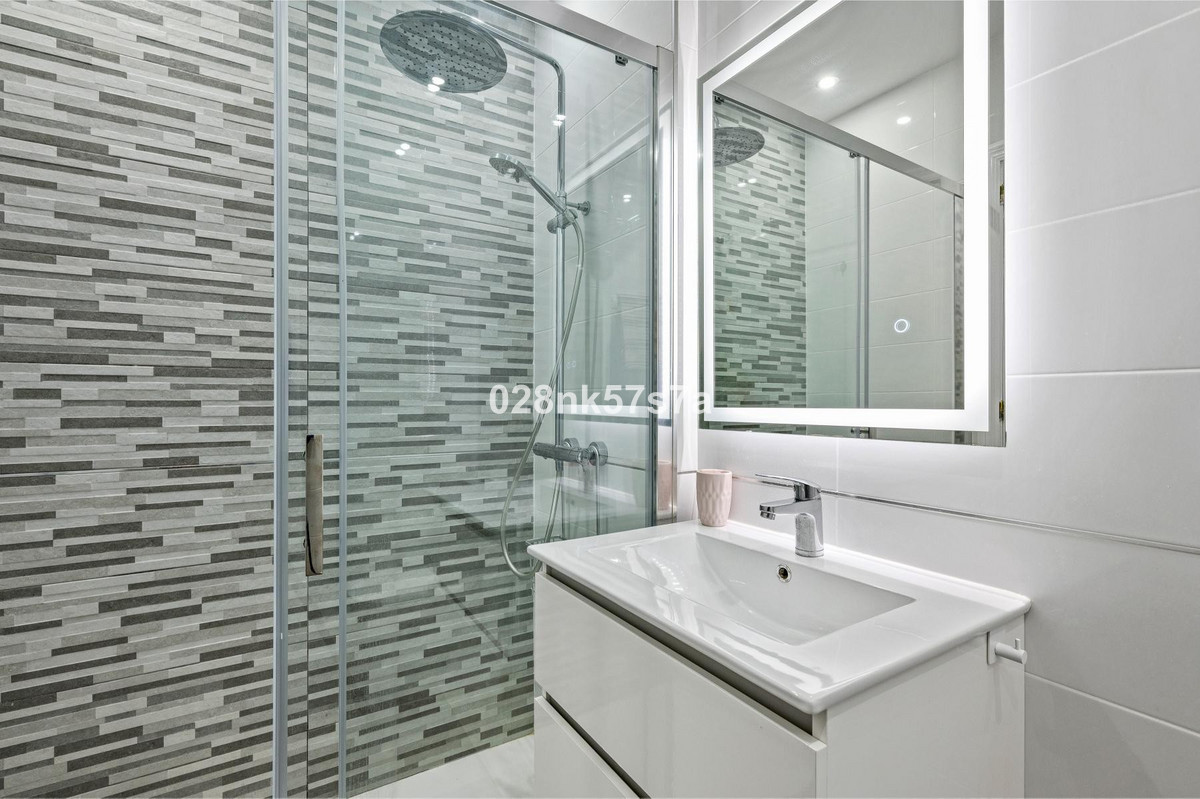 For sale - 3 Bedroom 2 Bathroom House - Townhouse in Orihuela - La Zenia  - Alicante