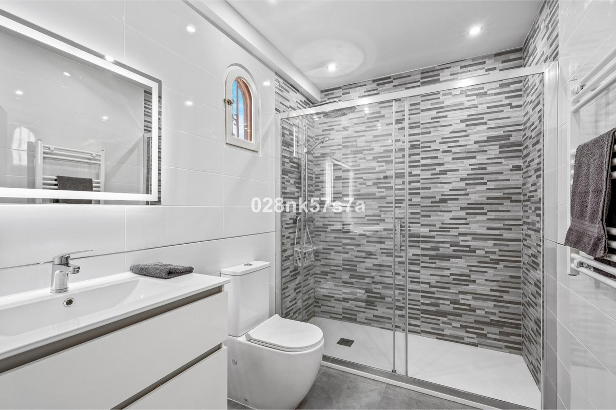 For sale - 3 Bedroom 2 Bathroom House - Townhouse in Orihuela - La Zenia  - Alicante