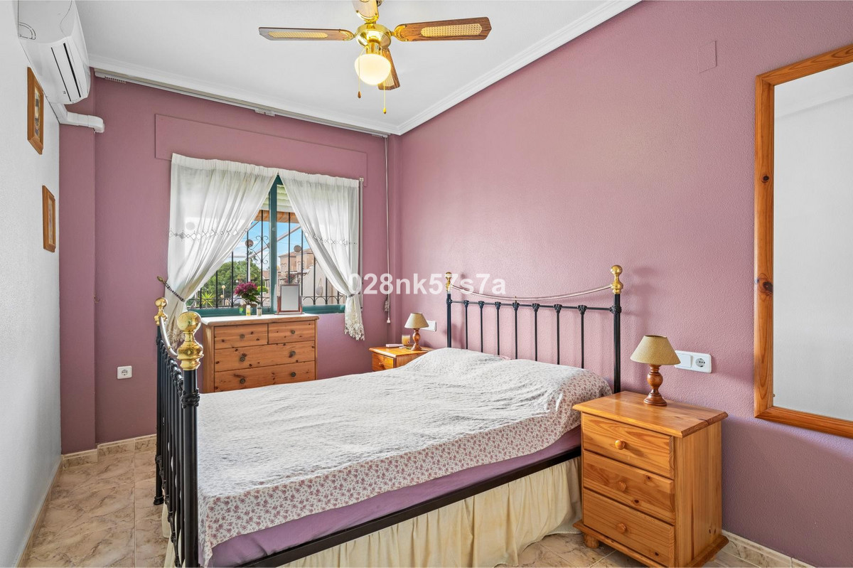 For sale - 3 Bedroom 2 Bathroom House - Townhouse in Orihuela - La Zenia  - Alicante