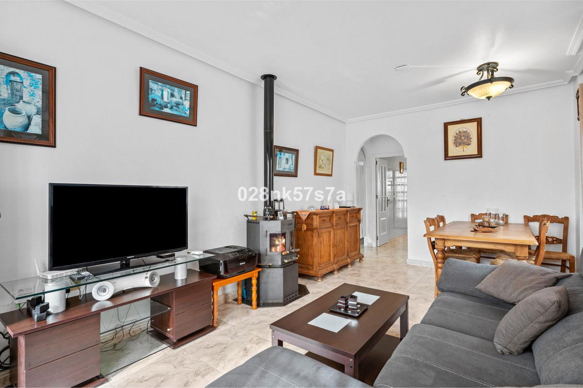 For sale - 3 Bedroom 2 Bathroom House - Townhouse in Orihuela - La Zenia  - Alicante