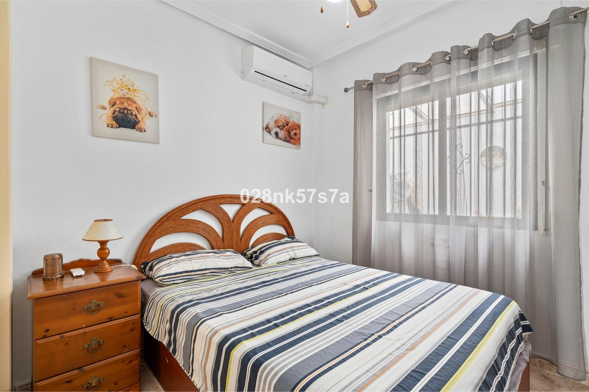 For sale - 3 Bedroom 2 Bathroom House - Townhouse in Orihuela - La Zenia  - Alicante