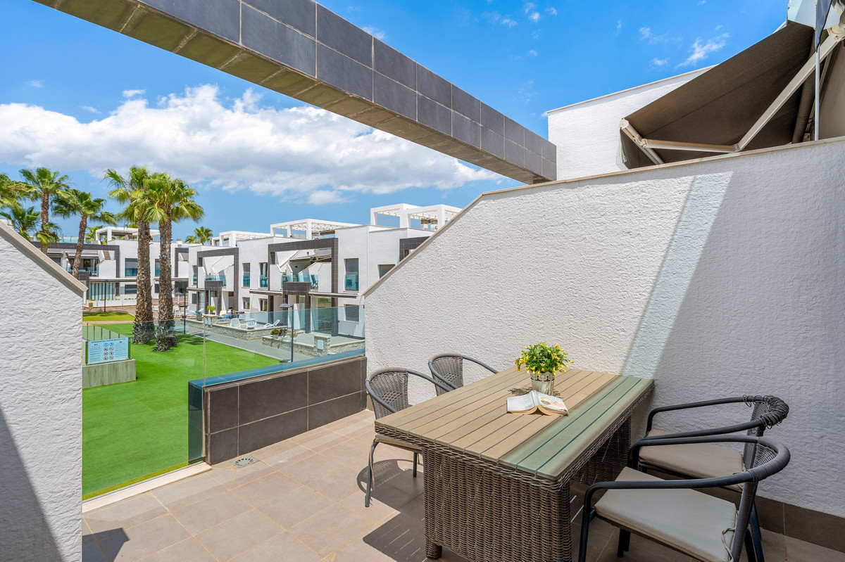 For sale - 2 Bedroom 2 Bathroom Apartment - Ground Floor Apartment in Orihuela - La Zenia  - Alicante