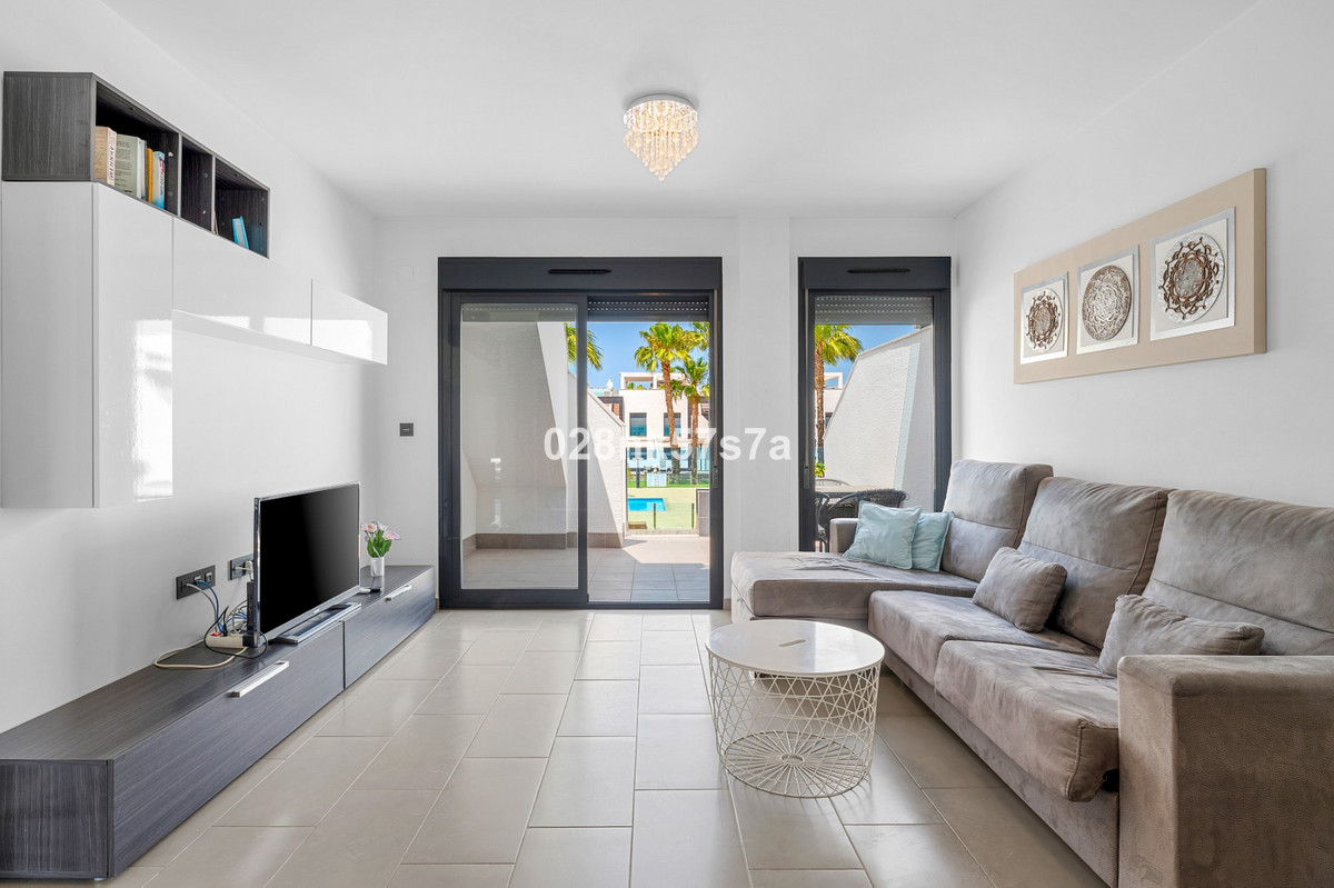 For sale - 2 Bedroom 2 Bathroom Apartment - Ground Floor Apartment in Orihuela - La Zenia  - Alicante