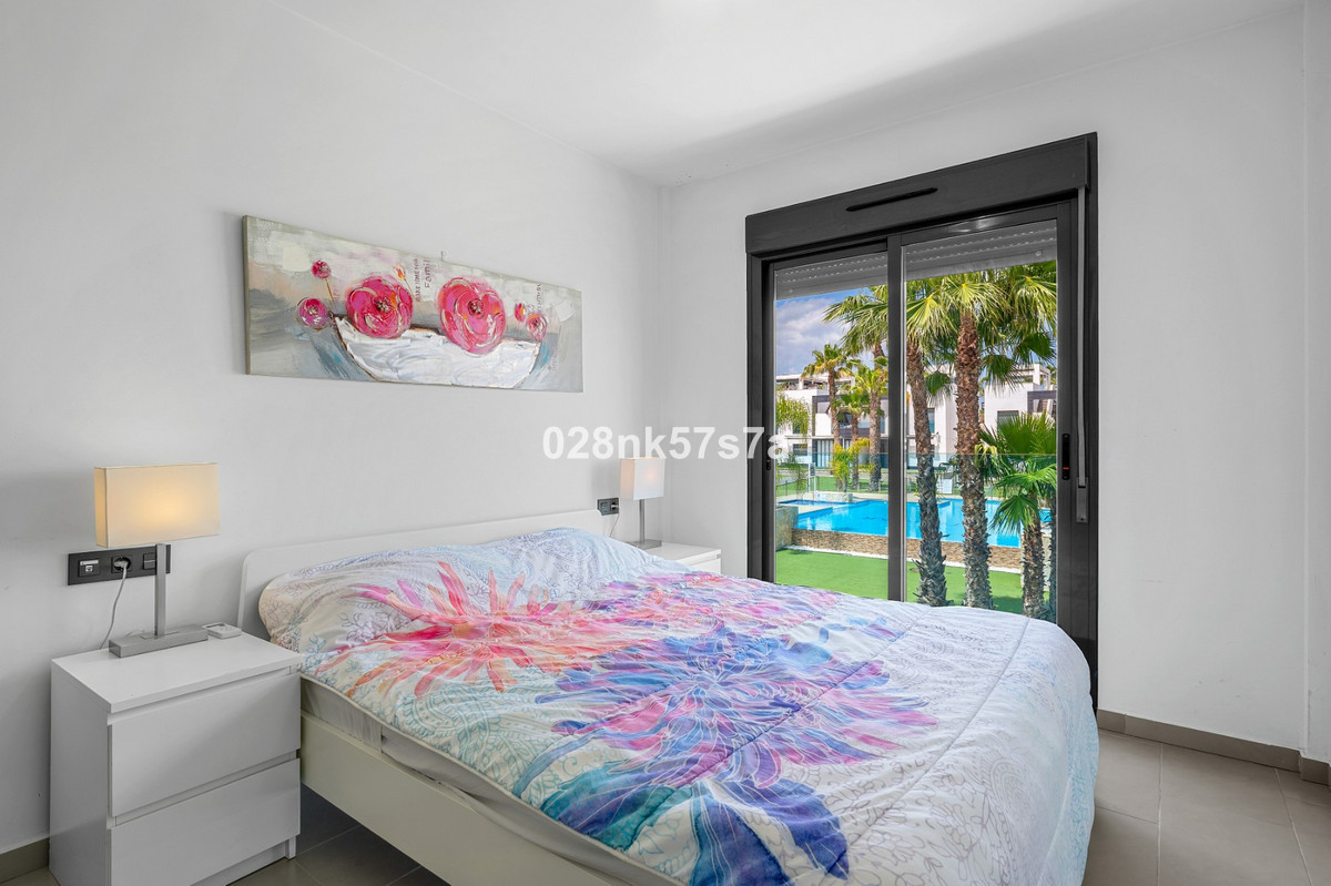 For sale - 2 Bedroom 2 Bathroom Apartment - Ground Floor Apartment in Orihuela - La Zenia  - Alicante