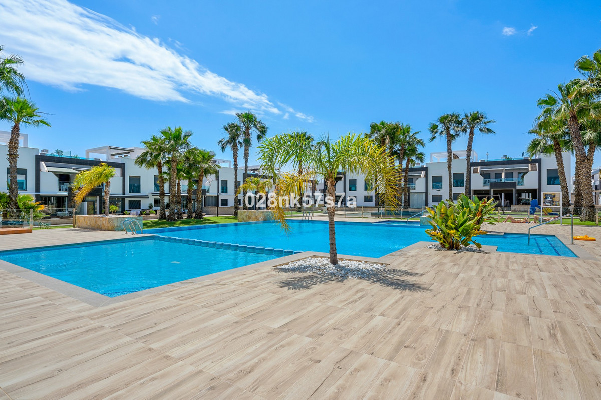 For sale - 2 Bedroom 2 Bathroom Apartment - Ground Floor Apartment in Orihuela - La Zenia  - Alicante