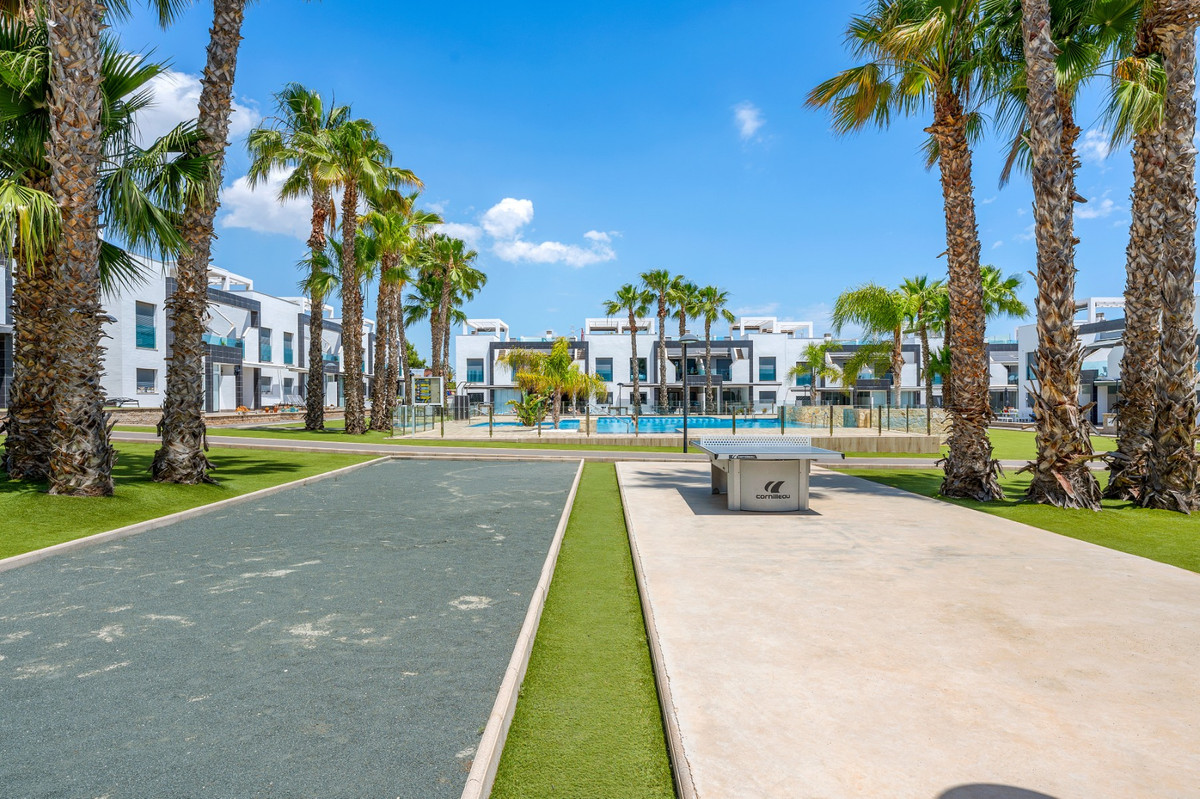 For sale - 2 Bedroom 2 Bathroom Apartment - Ground Floor Apartment in Orihuela - La Zenia  - Alicante