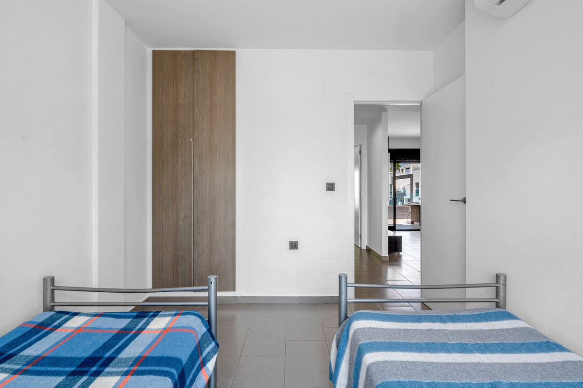For sale - 2 Bedroom 2 Bathroom Apartment - Ground Floor Apartment in Orihuela - La Zenia  - Alicante