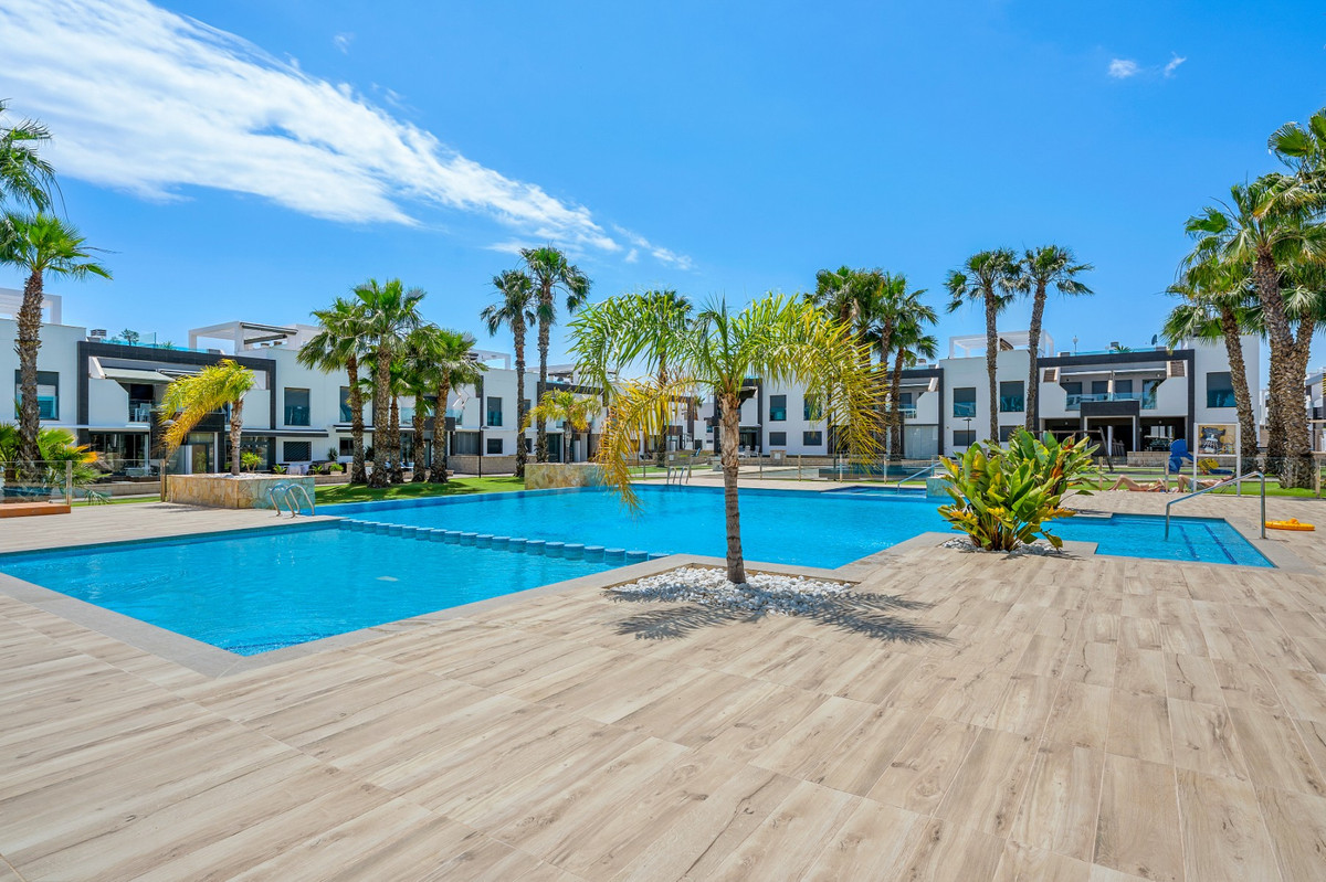 For sale - 2 Bedroom 2 Bathroom Apartment - Ground Floor Apartment in Orihuela - La Zenia  - Alicante