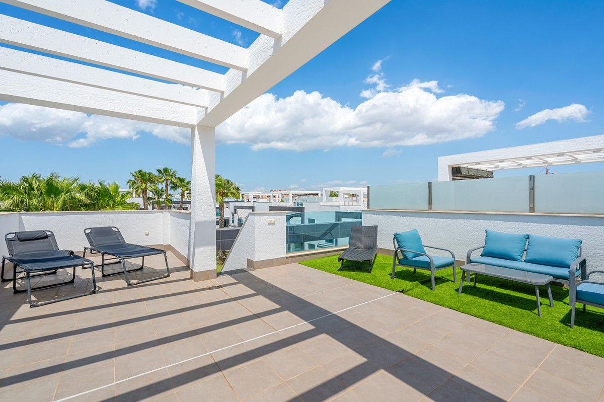 For sale - 2 Bedroom 2 Bathroom Apartment - Ground Floor Apartment in Orihuela - La Zenia  - Alicante