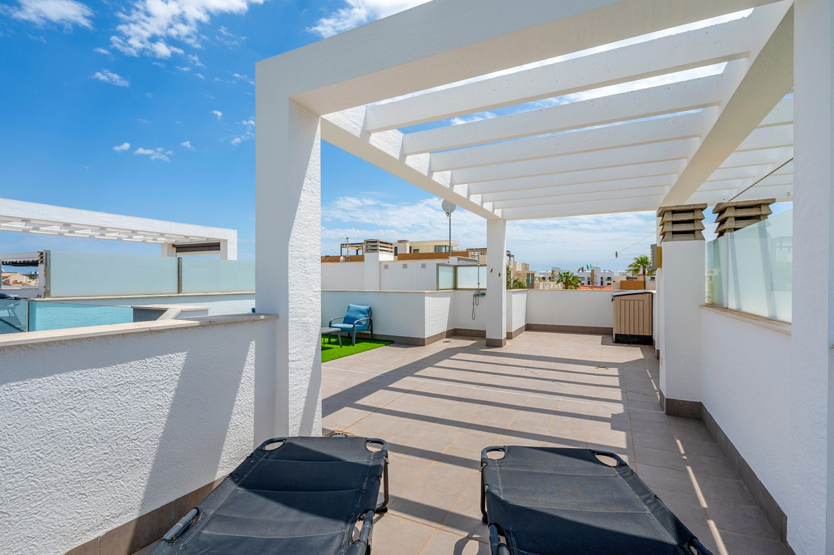 For sale - 2 Bedroom 2 Bathroom Apartment - Ground Floor Apartment in Orihuela - La Zenia  - Alicante