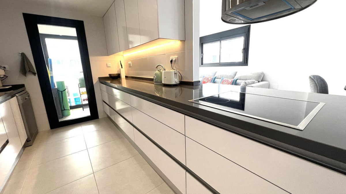 For sale - 3 Bedroom 2 Bathroom Apartment - Middle Floor Apartment in Orihuela - Villamartin  - Alicante