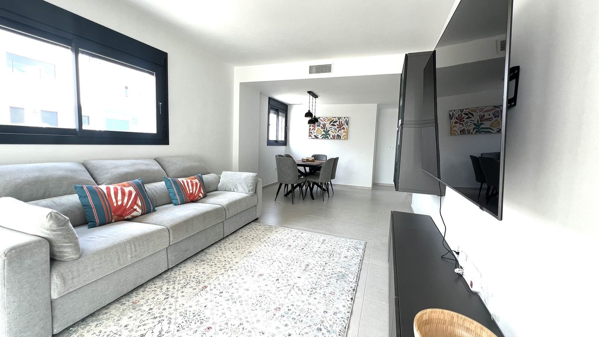 For sale - 3 Bedroom 2 Bathroom Apartment - Middle Floor Apartment in Orihuela - Villamartin  - Alicante