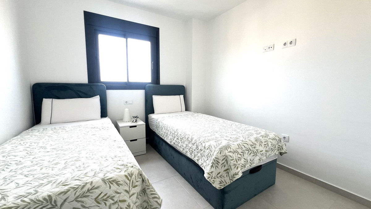 For sale - 3 Bedroom 2 Bathroom Apartment - Middle Floor Apartment in Orihuela - Villamartin  - Alicante