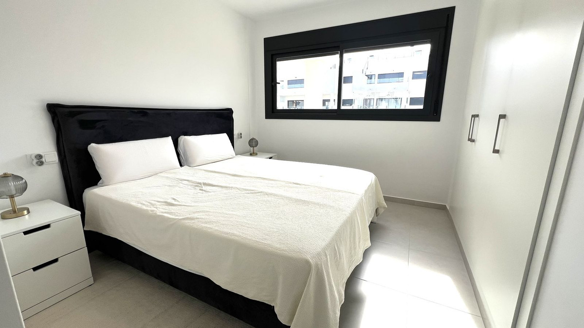 For sale - 3 Bedroom 2 Bathroom Apartment - Middle Floor Apartment in Orihuela - Villamartin  - Alicante