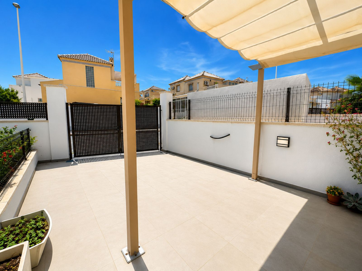 For sale - 3 Bedroom 3 Bathroom House - Townhouse in Orihuela - Los Balcones  - Alicante
