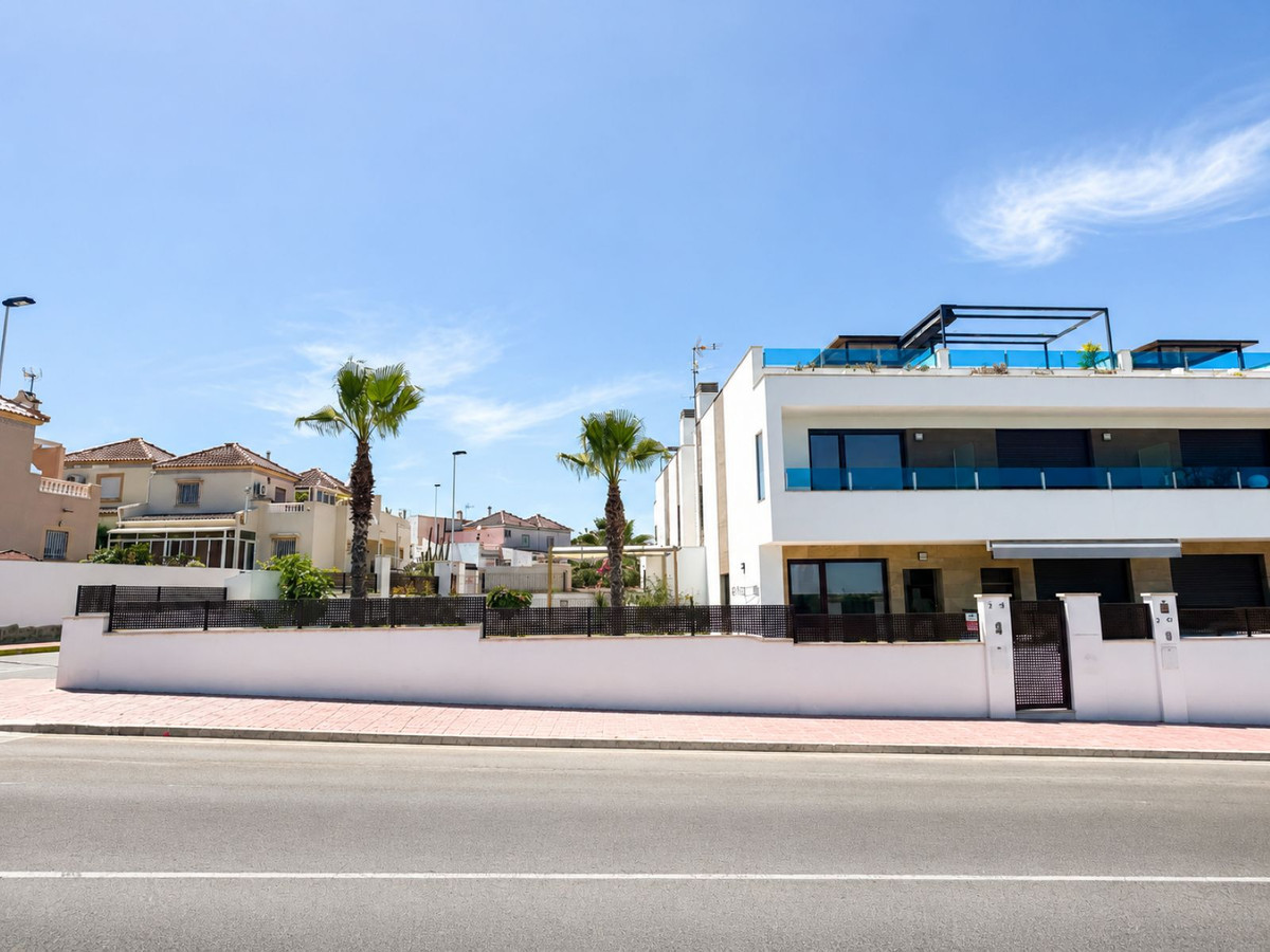 For sale - 3 Bedroom 3 Bathroom House - Townhouse in Orihuela - Los Balcones  - Alicante