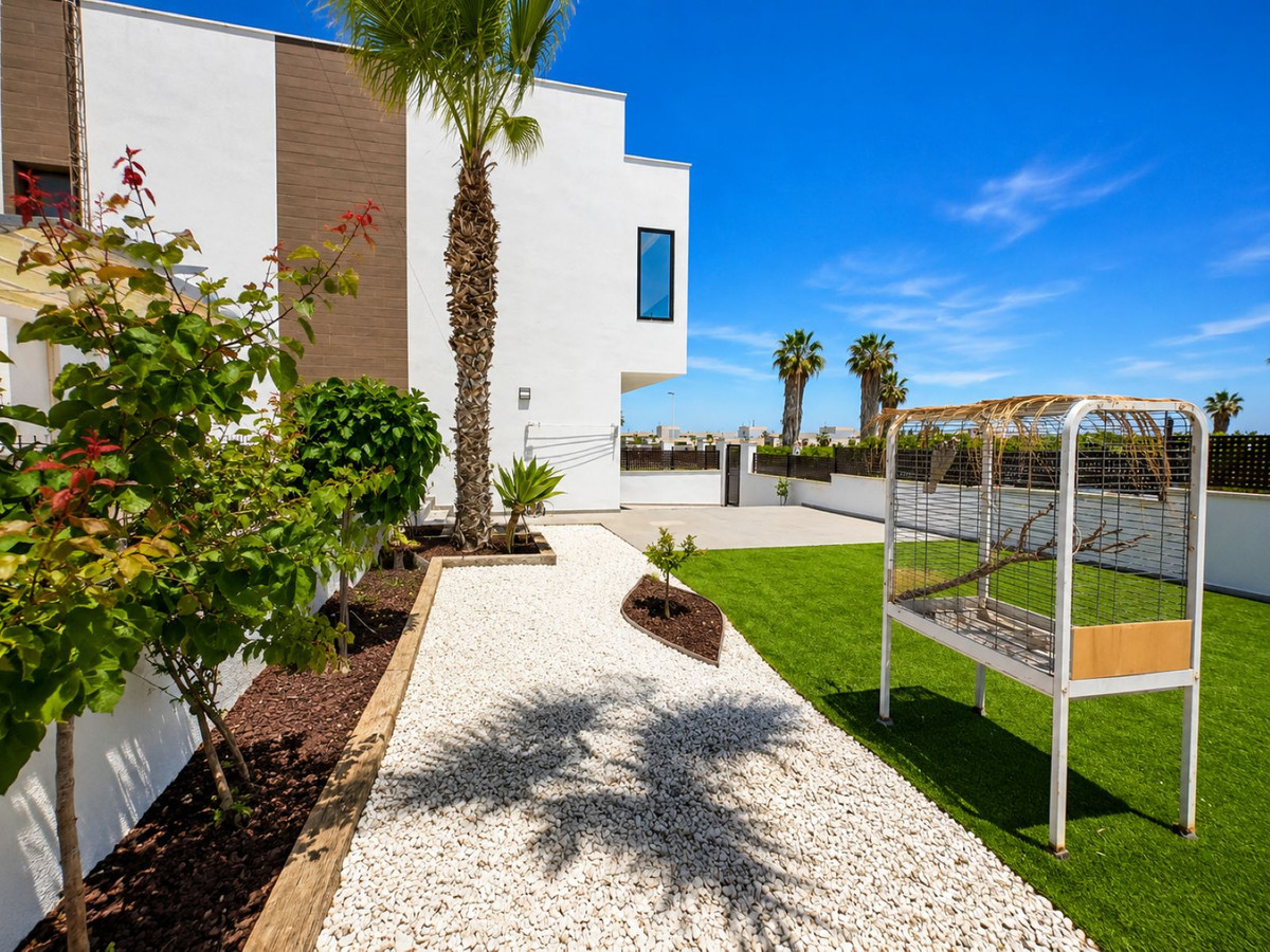 For sale - 3 Bedroom 3 Bathroom House - Townhouse in Orihuela - Los Balcones  - Alicante