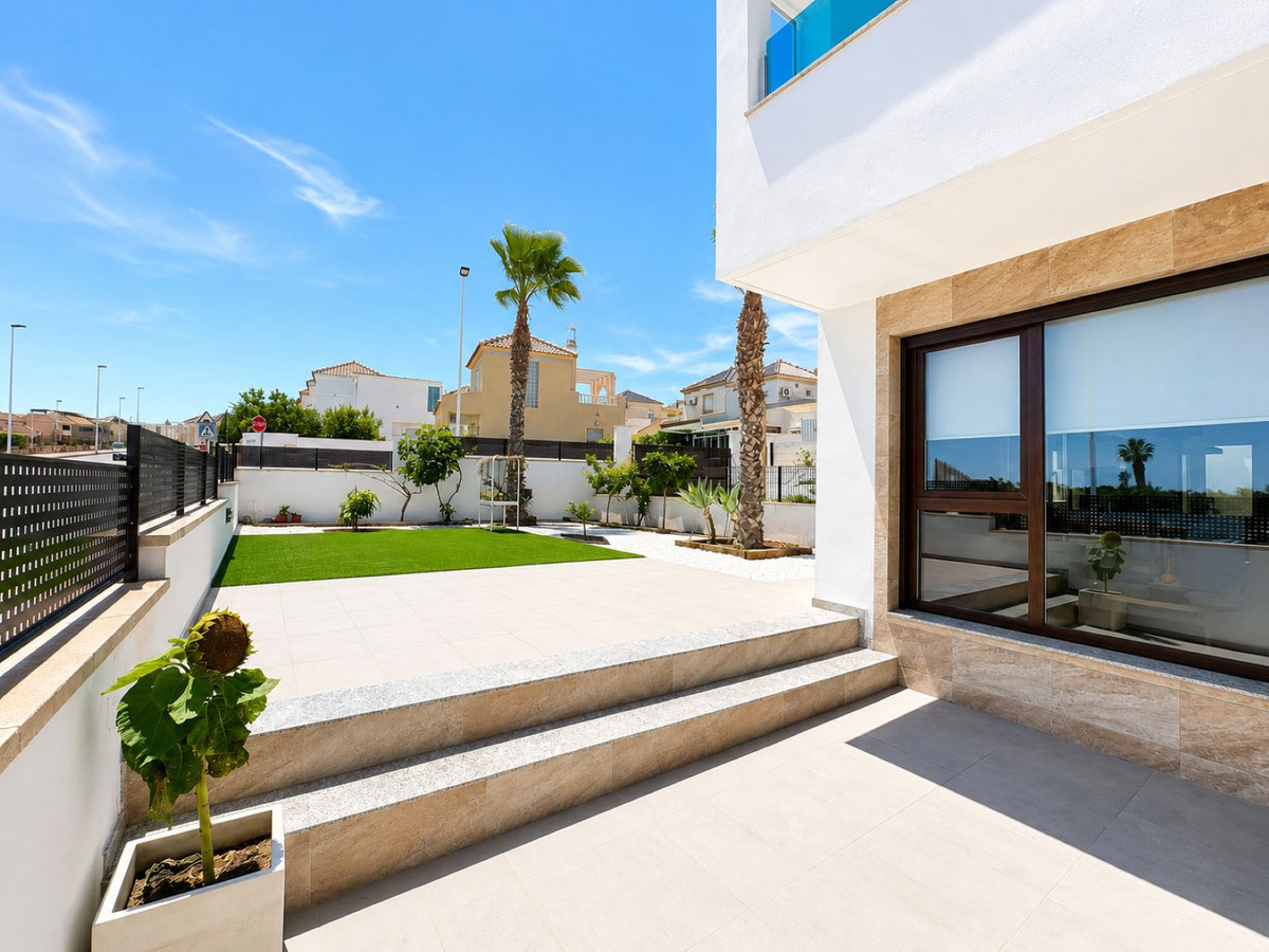 For sale - 3 Bedroom 3 Bathroom House - Townhouse in Orihuela - Los Balcones  - Alicante
