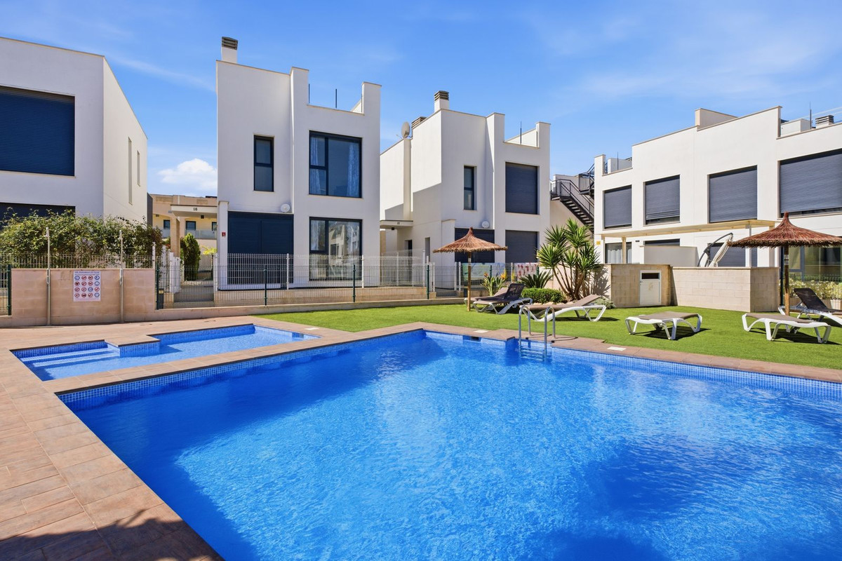 For sale - 3 Bedroom 2 Bathroom Modern Detached Villa in Punta Prima  - Punta Prima  - Alicante