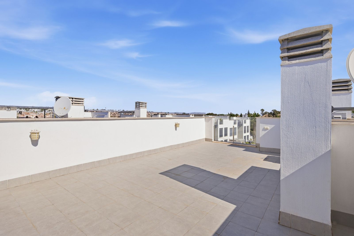 For sale - 3 Bedroom 2 Bathroom Modern Detached Villa in Punta Prima  - Punta Prima  - Alicante