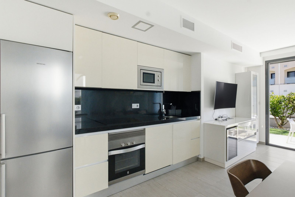 For sale - 3 Bedroom 2 Bathroom Modern Detached Villa in Punta Prima  - Punta Prima  - Alicante