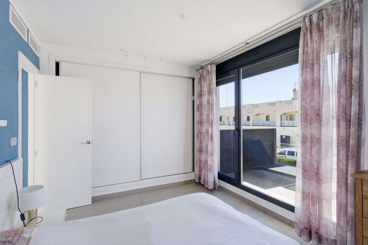 For sale - 3 Bedroom 2 Bathroom Modern Detached Villa in Punta Prima  - Punta Prima  - Alicante