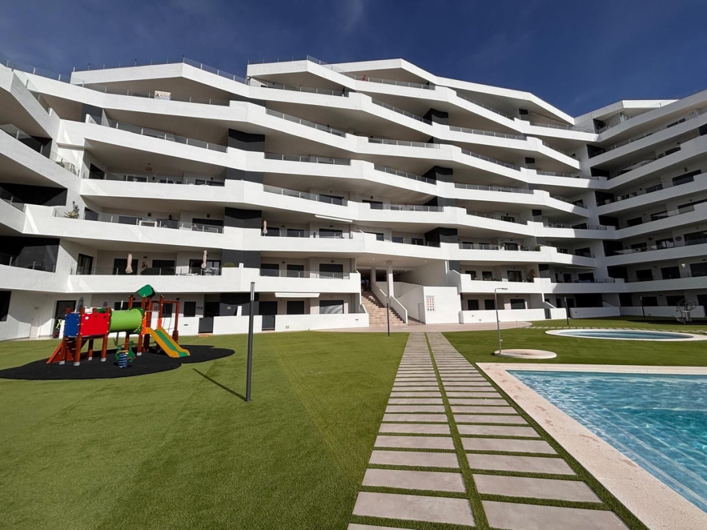 2 Bedroom 2 Bathroom Apartment - Middle Floor Apartment in San Miguel de Salinas