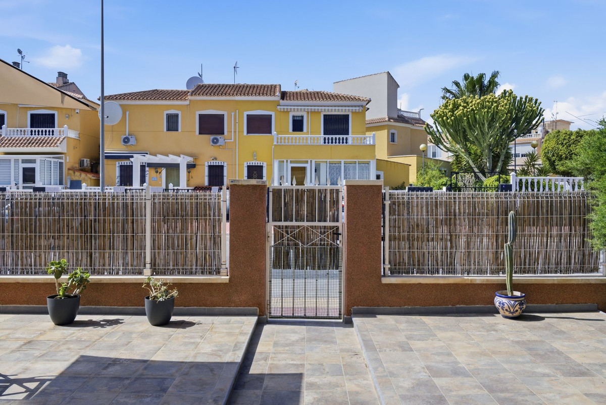 For sale - 2 Bedroom 2 Bathroom Ground Floor Apartment in Playa Flamenca  - Playa Flamenca  - Alicante