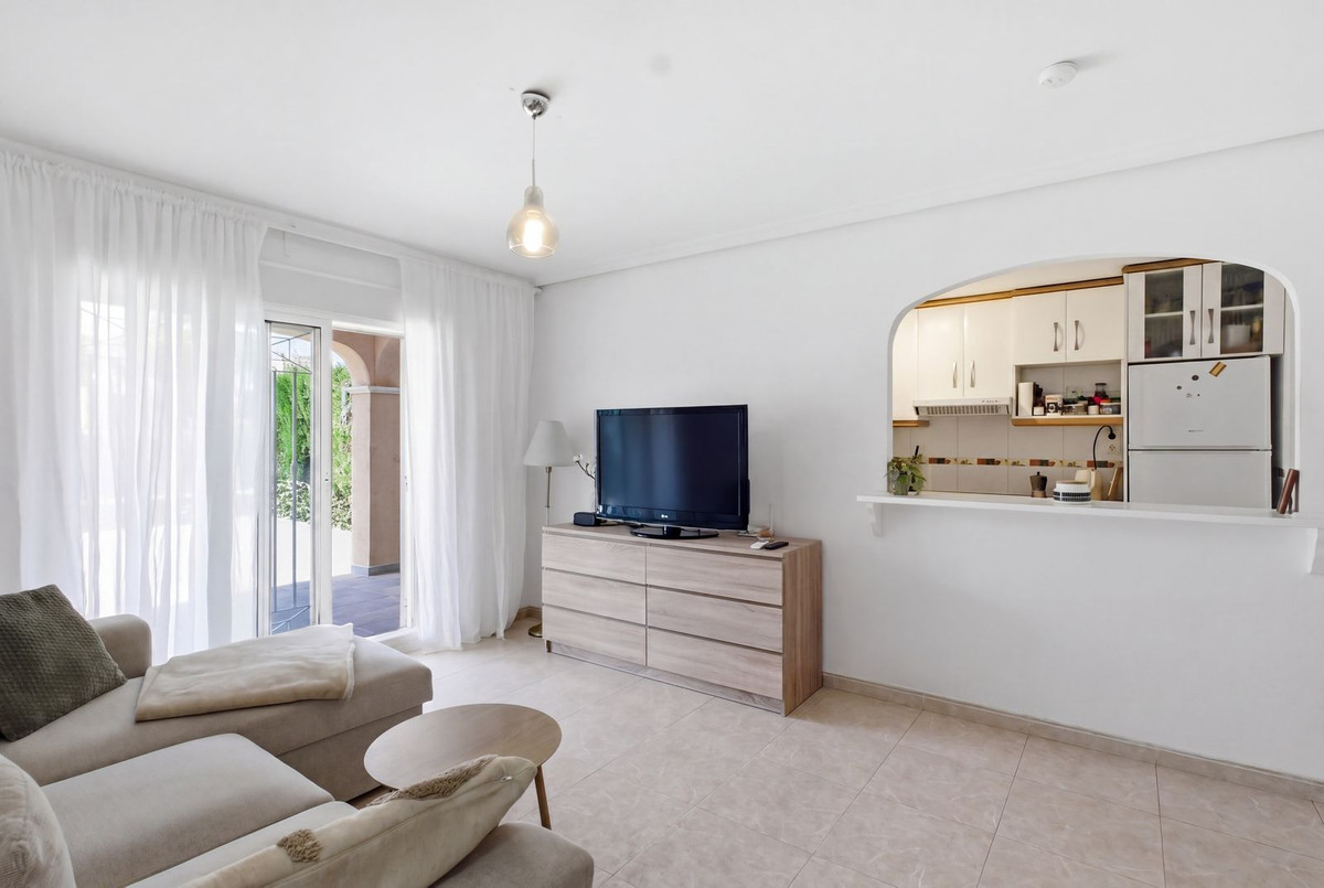 For sale - 2 Bedroom 2 Bathroom Ground Floor Apartment in Playa Flamenca  - Playa Flamenca  - Alicante
