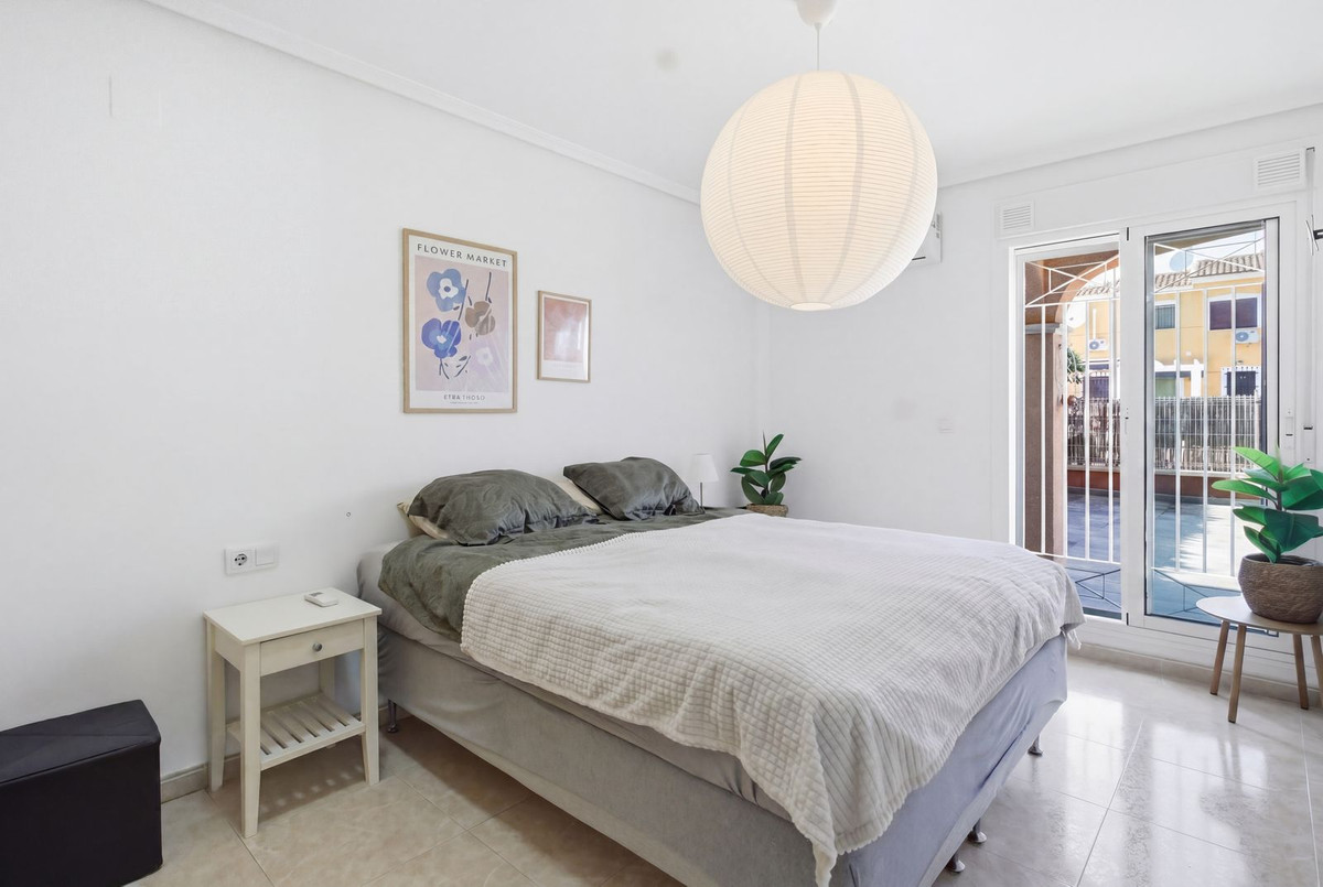 For sale - 2 Bedroom 2 Bathroom Ground Floor Apartment in Playa Flamenca  - Playa Flamenca  - Alicante
