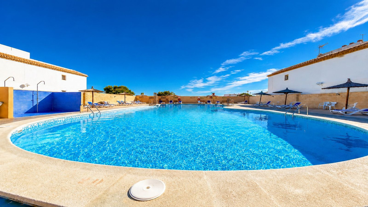 For sale - 3 Bedroom 1 Bathroom House - Townhouse in Torrevieja - Torrevieja Centro  - Alicante