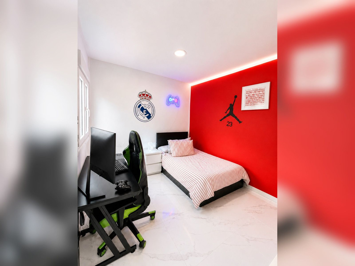 For sale - 3 Bedroom 1 Bathroom House - Townhouse in Torrevieja - Torrevieja Centro  - Alicante