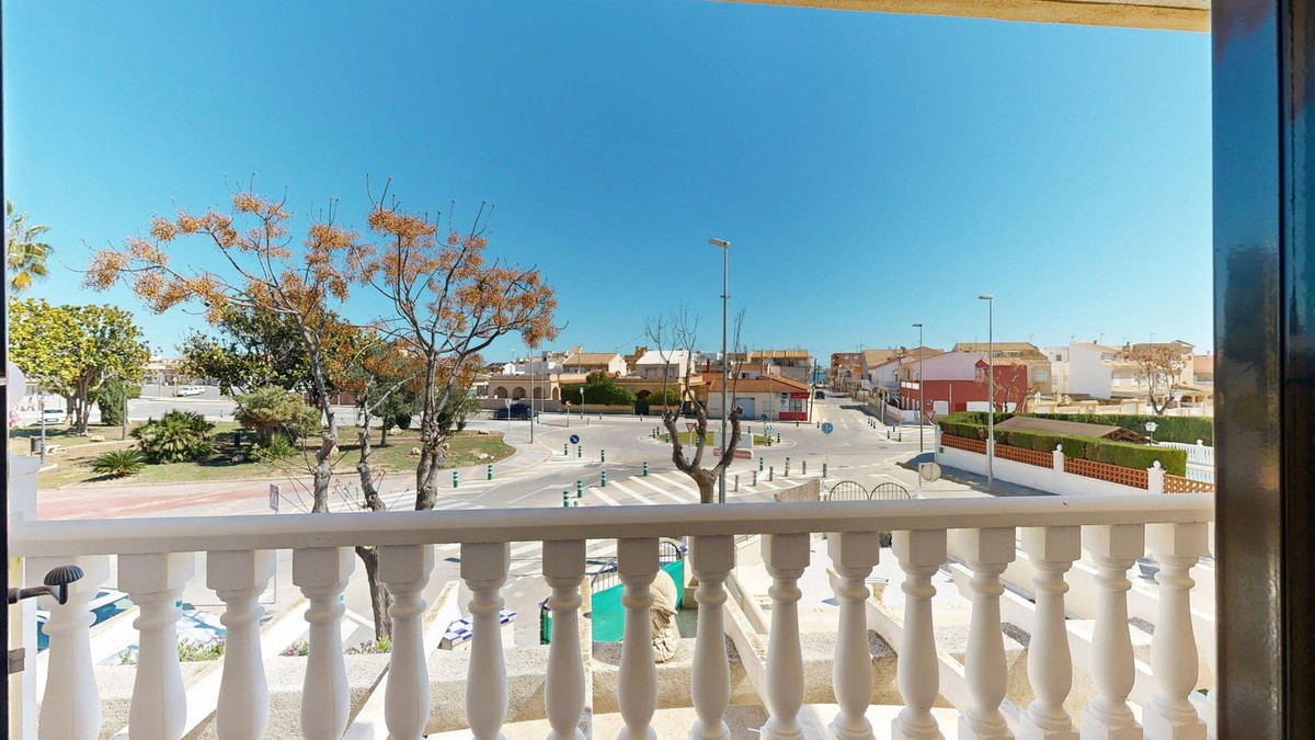 For sale - 3 Bedroom 2 Bathroom House - Townhouse in Pilar de la Horadada - Torre de la Horadada  - Alicante