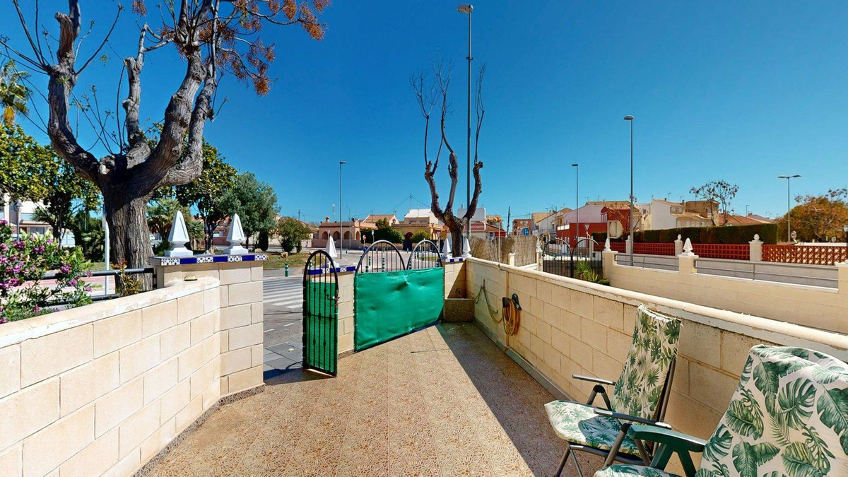 For sale - 3 Bedroom 2 Bathroom House - Townhouse in Pilar de la Horadada - Torre de la Horadada  - Alicante