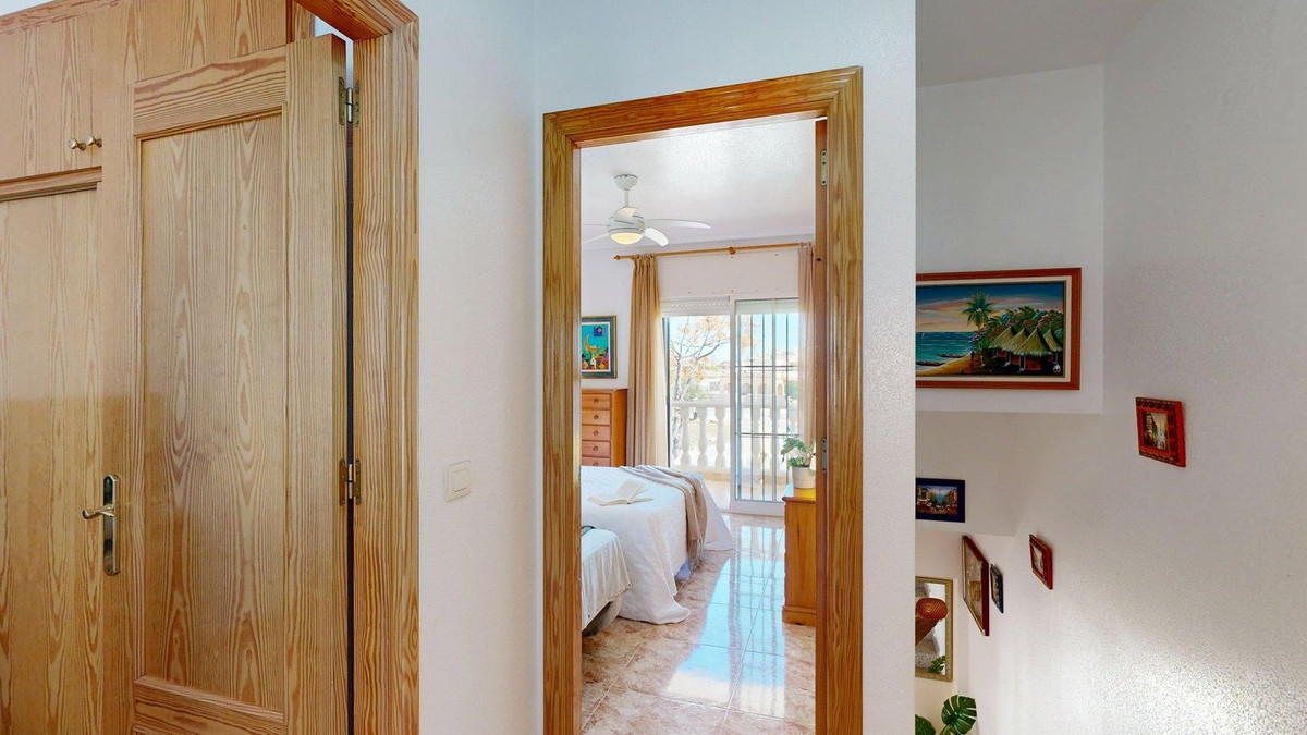 For sale - 3 Bedroom 2 Bathroom House - Townhouse in Pilar de la Horadada - Torre de la Horadada  - Alicante