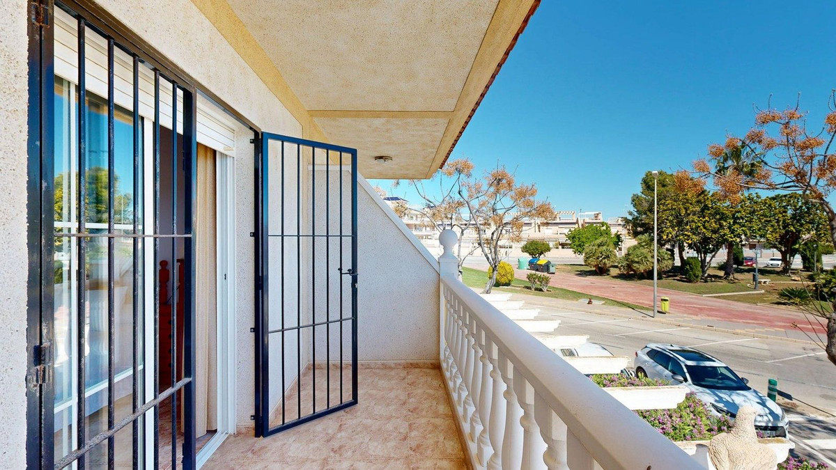 For sale - 3 Bedroom 2 Bathroom House - Townhouse in Pilar de la Horadada - Torre de la Horadada  - Alicante