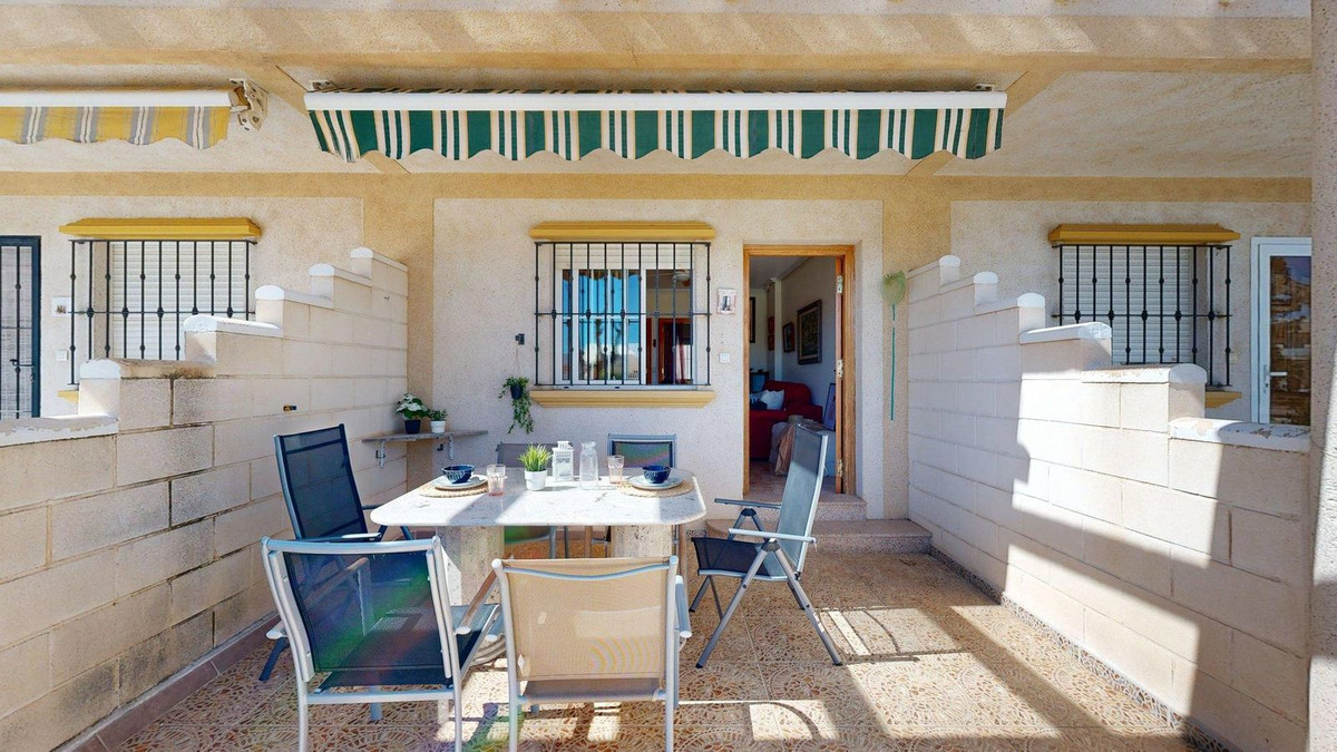 For sale - 3 Bedroom 2 Bathroom House - Townhouse in Pilar de la Horadada - Torre de la Horadada  - Alicante