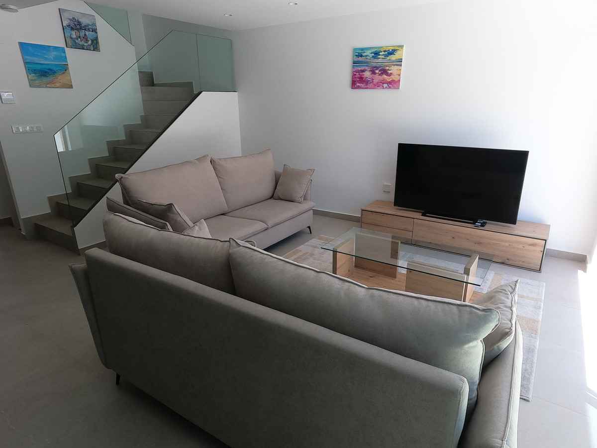 For sale - 4 Bedroom 4 Bathroom House - Detached Villa in Algorfa - La Finca Golf  - Alicante