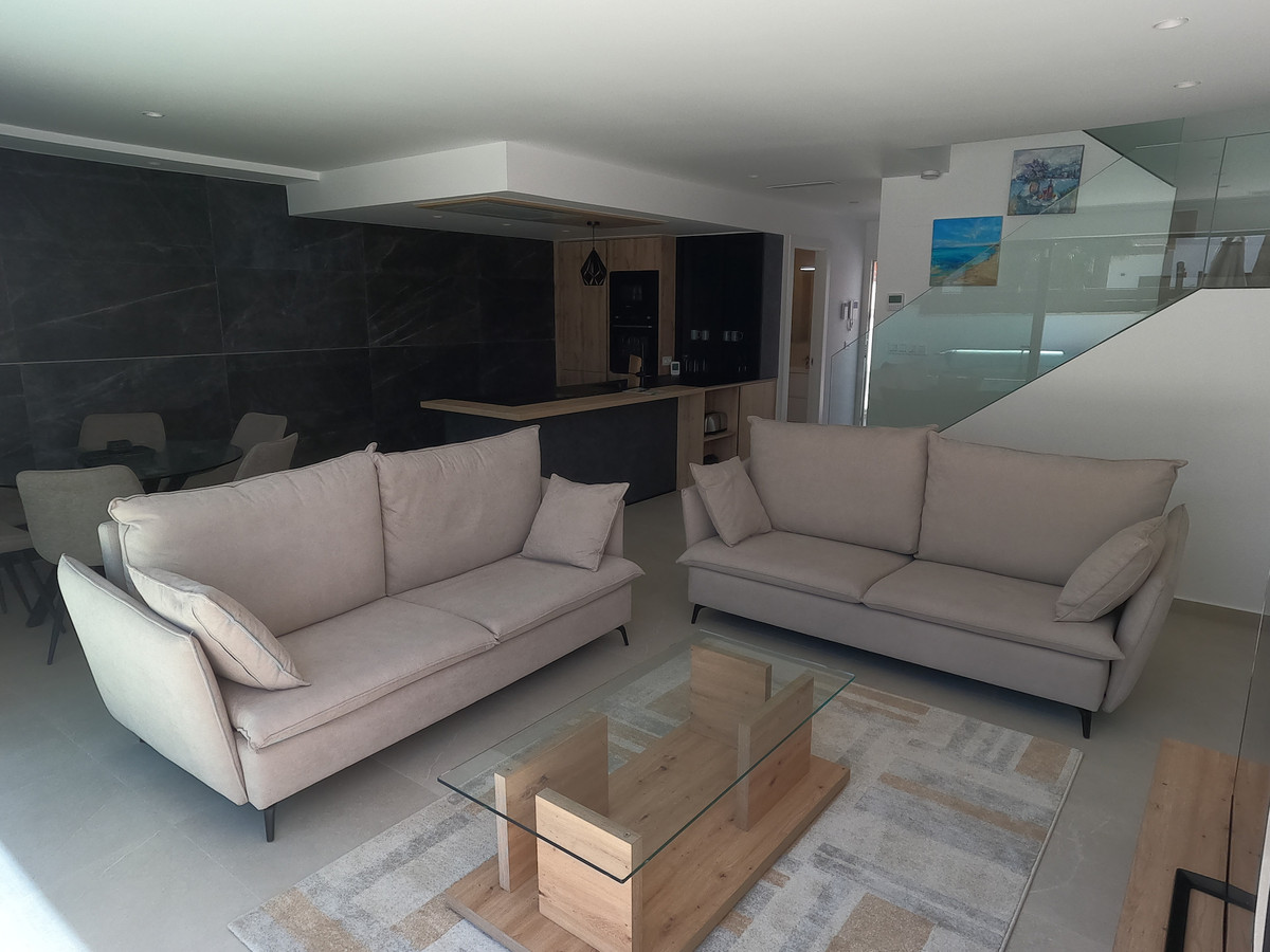 For sale - 4 Bedroom 4 Bathroom House - Detached Villa in Algorfa - La Finca Golf  - Alicante