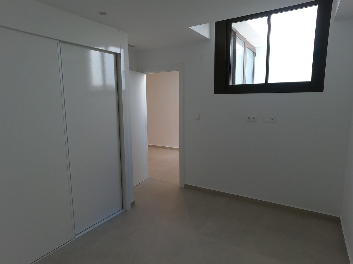 For sale - 4 Bedroom 4 Bathroom House - Detached Villa in Algorfa - La Finca Golf  - Alicante