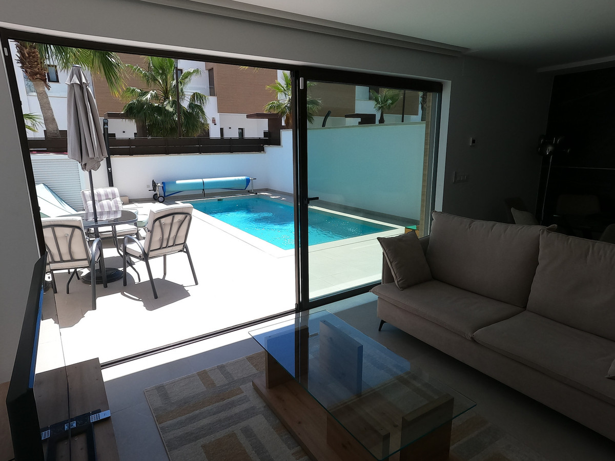 For sale - 4 Bedroom 4 Bathroom House - Detached Villa in Algorfa - La Finca Golf  - Alicante