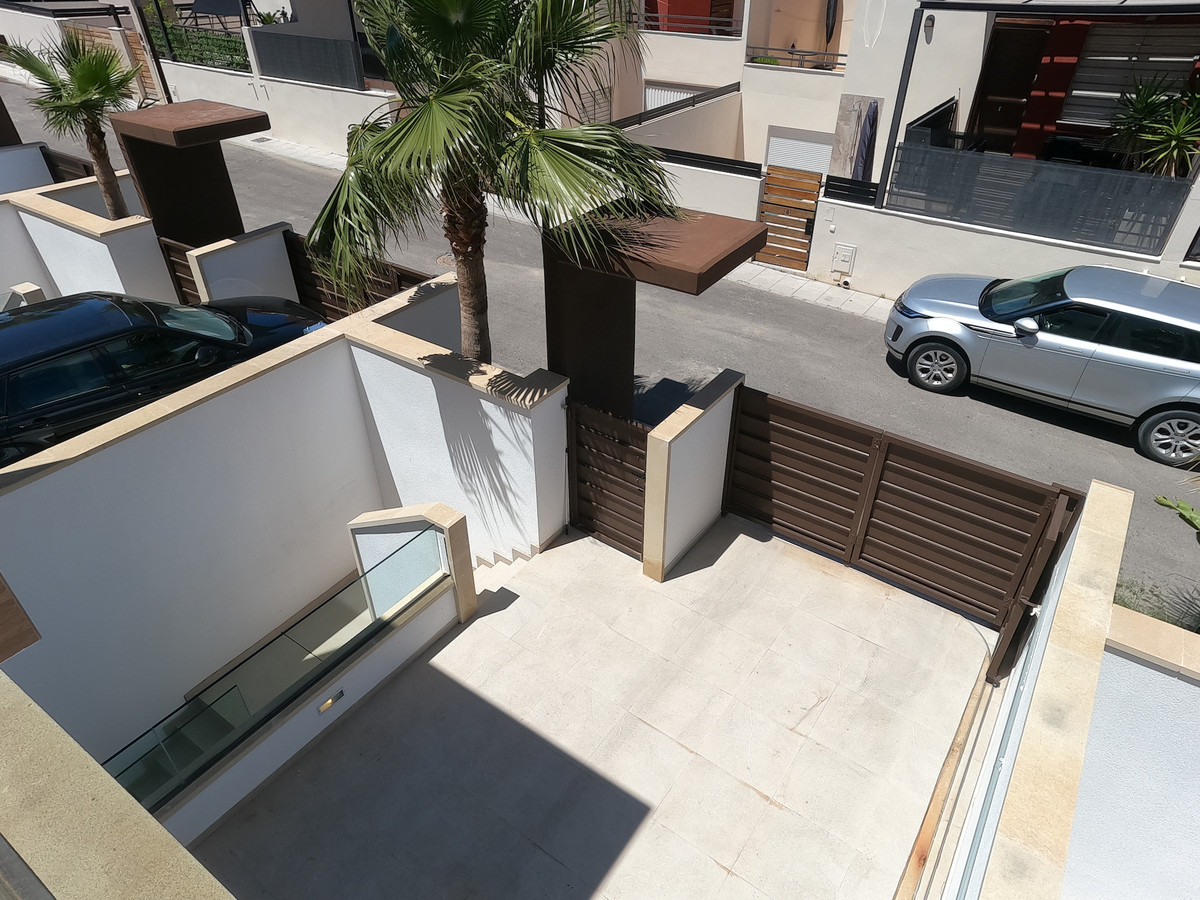 For sale - 4 Bedroom 4 Bathroom House - Detached Villa in Algorfa - La Finca Golf  - Alicante