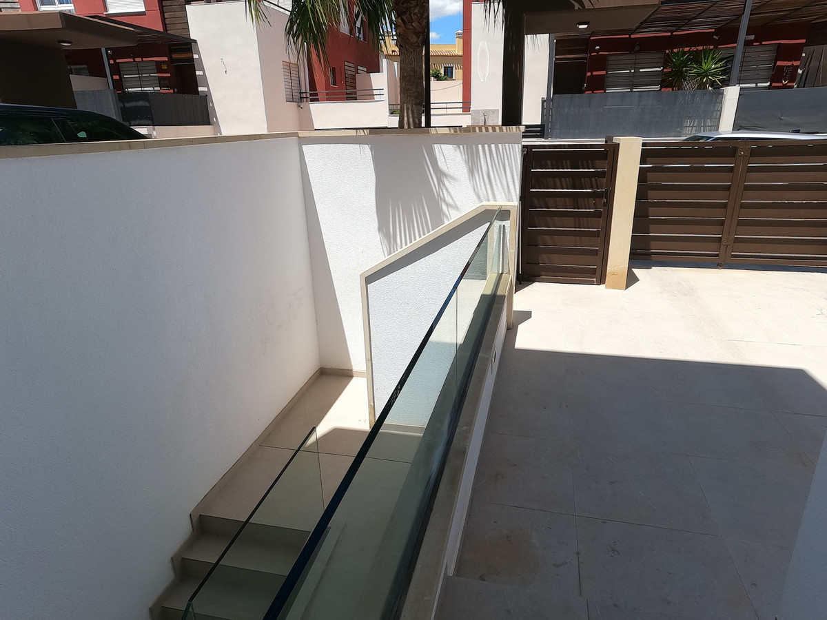 For sale - 4 Bedroom 4 Bathroom House - Detached Villa in Algorfa - La Finca Golf  - Alicante