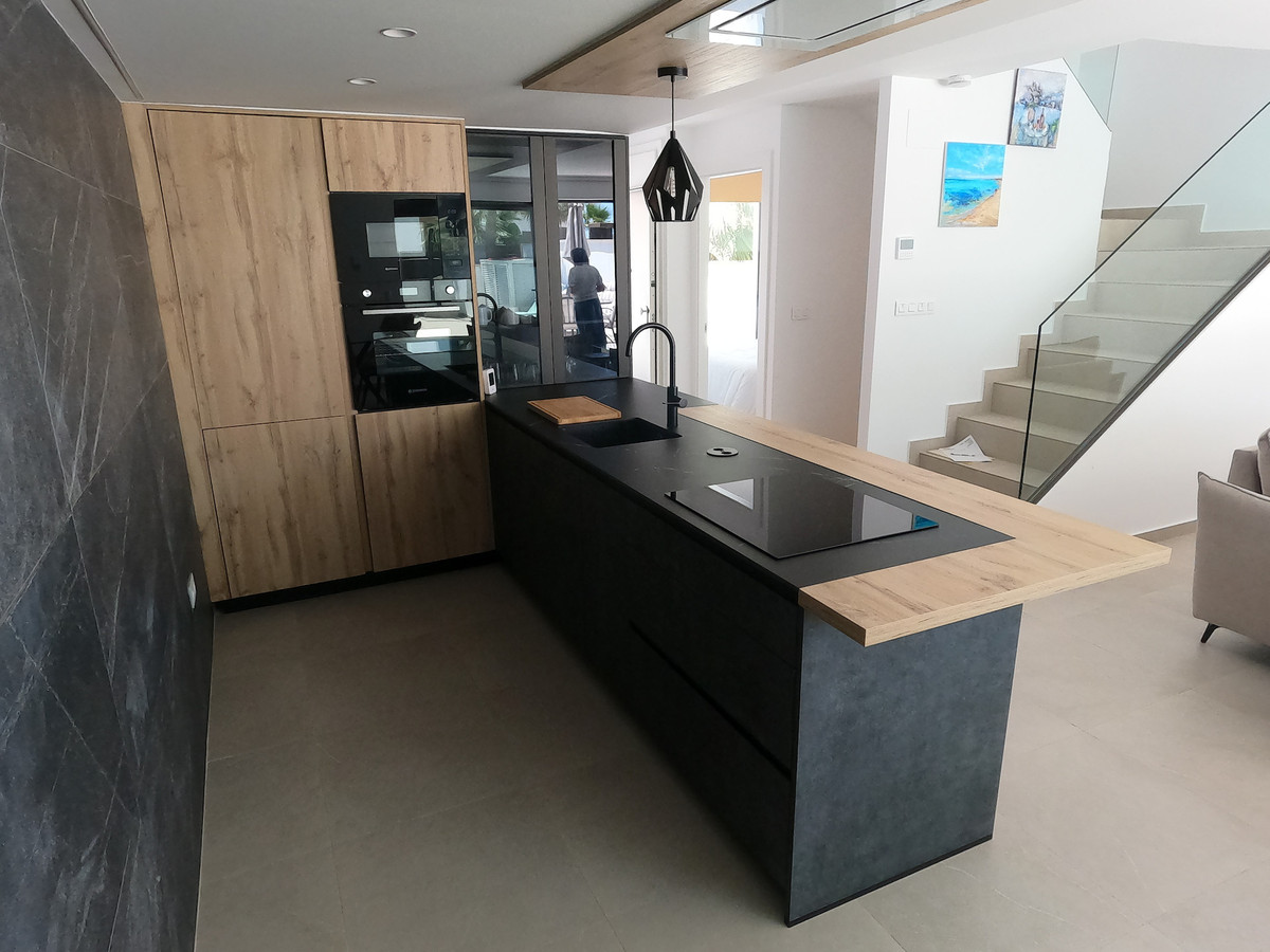 For sale - 4 Bedroom 4 Bathroom House - Detached Villa in Algorfa - La Finca Golf  - Alicante