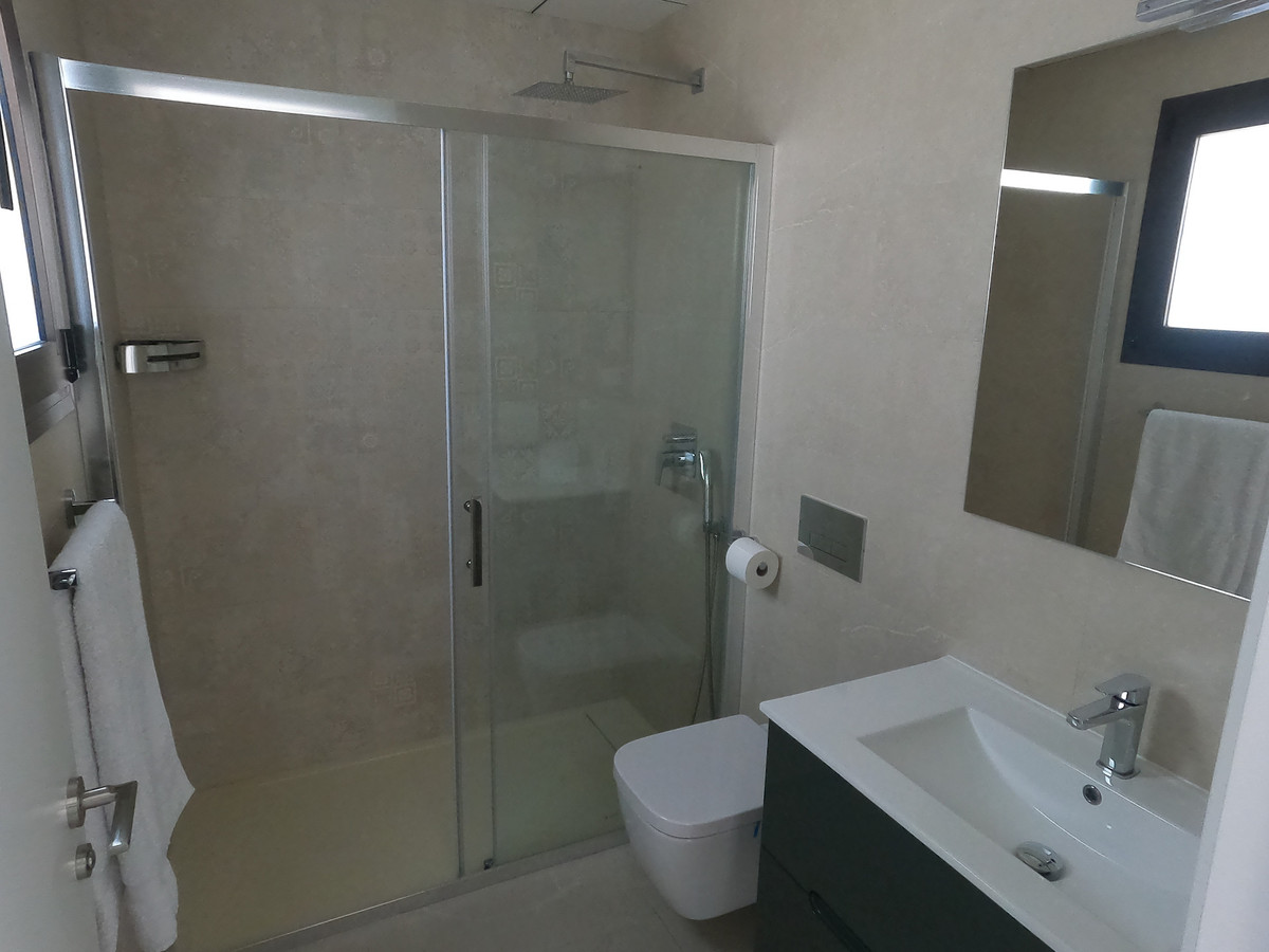 For sale - 4 Bedroom 4 Bathroom House - Detached Villa in Algorfa - La Finca Golf  - Alicante