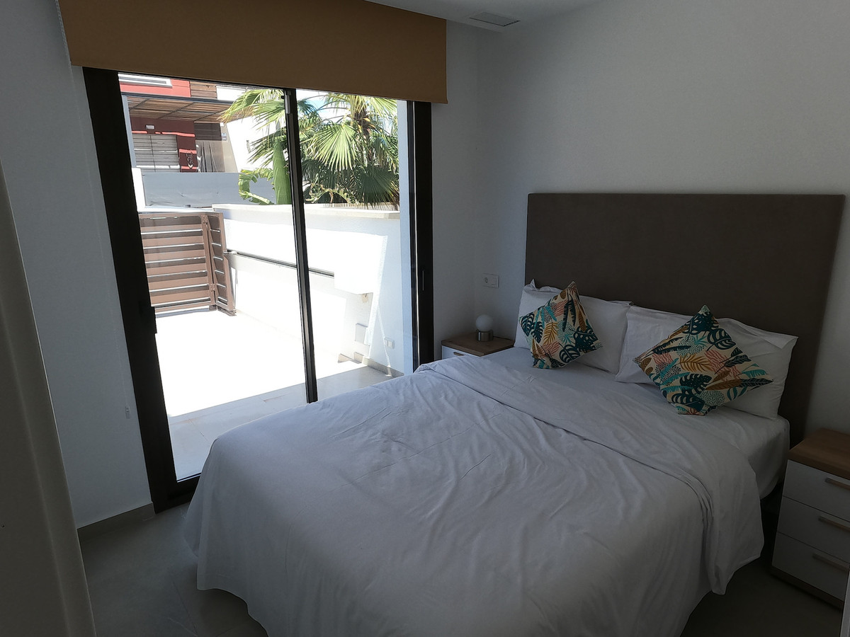For sale - 4 Bedroom 4 Bathroom House - Detached Villa in Algorfa - La Finca Golf  - Alicante