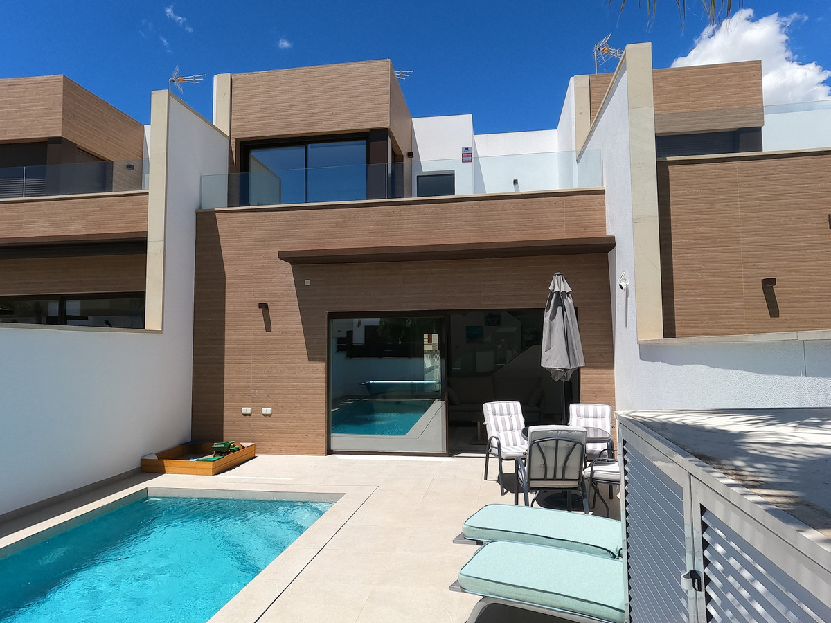 For sale - 4 Bedroom 4 Bathroom House - Detached Villa in Algorfa - La Finca Golf  - Alicante